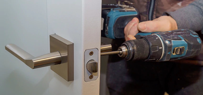 Broken Door Handle Lock Repair in Oakdale, California